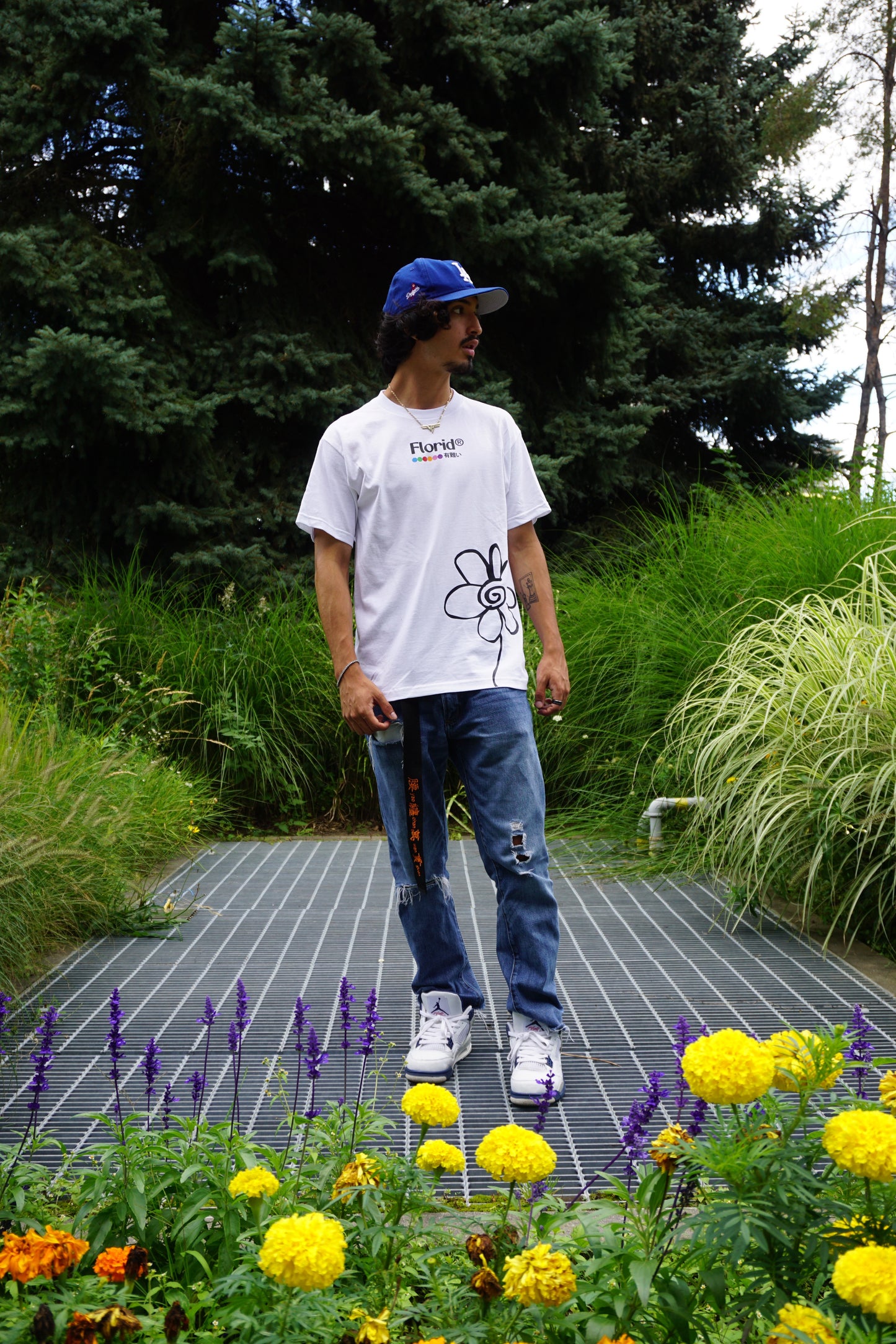 white tshirt, white tee, florid, be grateful t-shirt, flower, sustainable tshirt, nature, photography, flowers